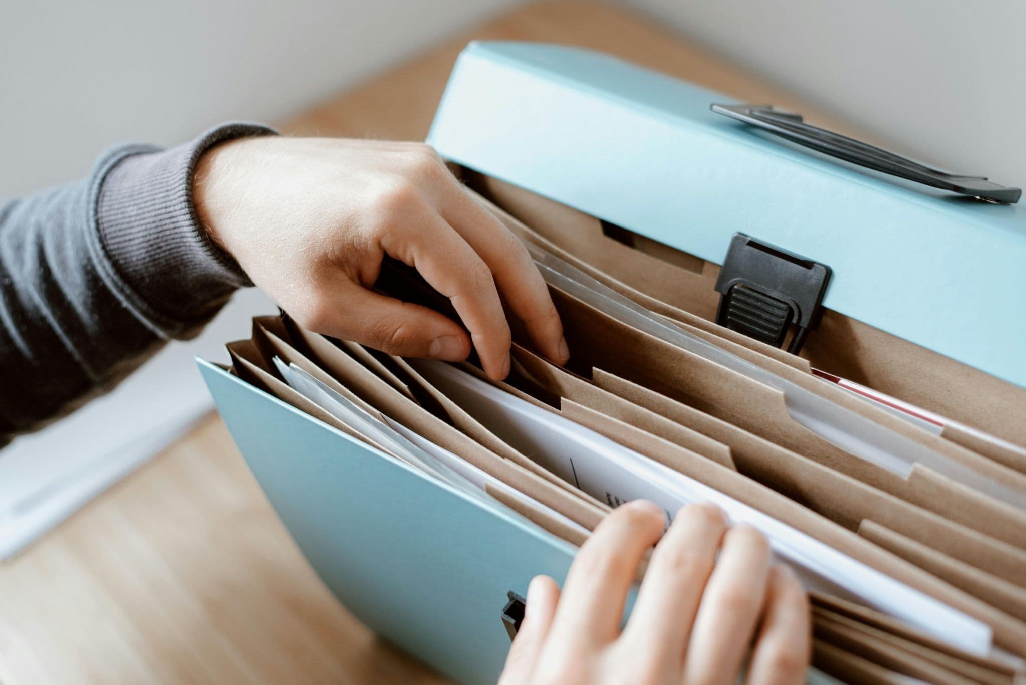 ordenar contratos legales que no es
